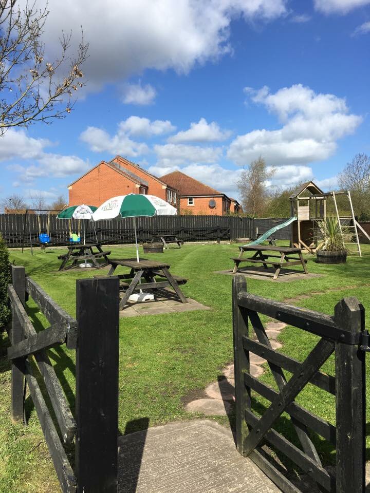 fightingcocks4's tweet image. 🌞*SUMMERS NEARLY HERE*🌞come along and relax in our alfresco dining area and enjoy 2 parmos for ONLY £15 #darlobiz