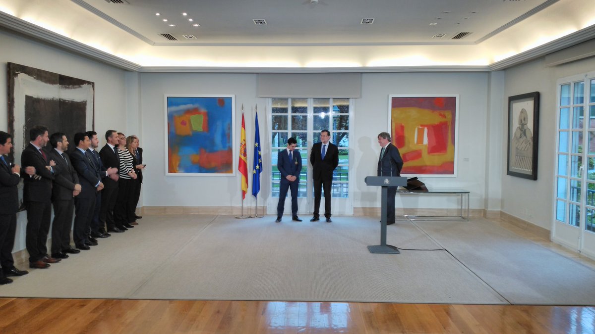 .<a href="/javierfernandez/">Javier Fernandez</a>  recibe la Medalla de la ROMD de manos de <a href="/marianorajoy/">Mariano Rajoy Brey</a> en presencia de Miguel Cardenal