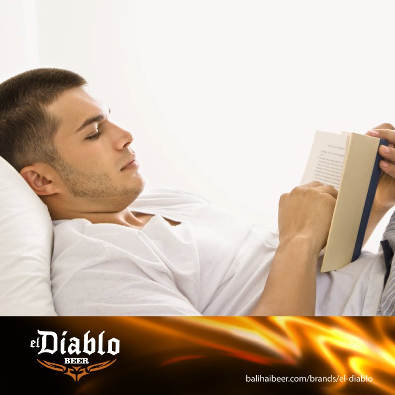 Menghabiskan malam Minggu dengan membaca buku favorit ditemani El Diablo Beer? Kenapa nggak, guys? :)