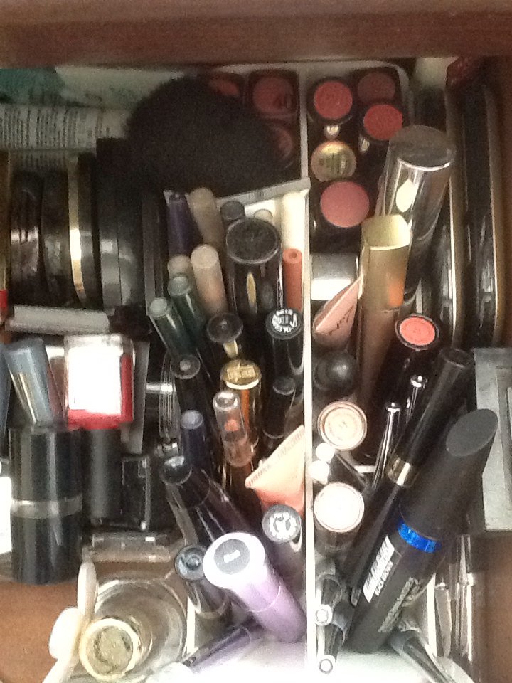 WendyPollard20's tweet image. @herclutterbox #herclutterbox - I need your epic organiser to sort my clutter!!
