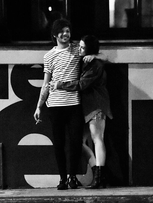 starshaylor's tweet image. o sorriso do louis quando está com ela, preciosos sz
