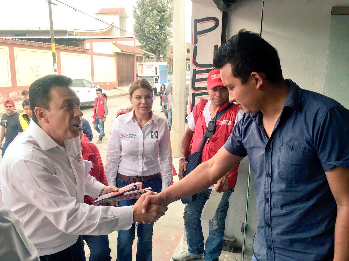 omarfayad's tweet photo. Voy a trabajar por mejorar tu calidad de vida y la de tu familia. Si quieres poner un negocio ¡Yo te apoyo! #Hidalgo https://t.co/lyzwKnFSCO