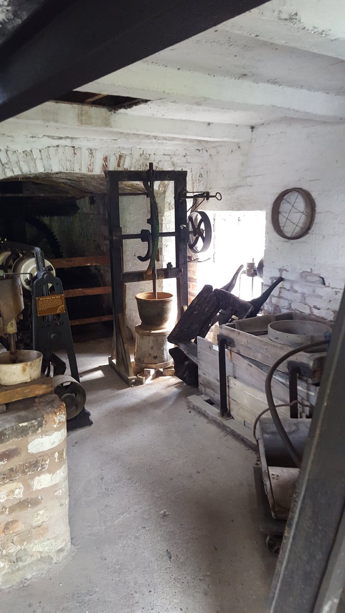 cic_peak's tweet photo. hidden gems of the #Churnetvalley #cvllp #CheddletonFlint Mill #alton Castle #ipstones https://t.co/b2oPMuqo78