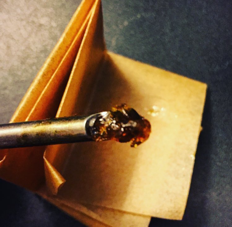 Would you look at the time? It's dab o'clock ⏰😲 #thc #wax #mondayssuck