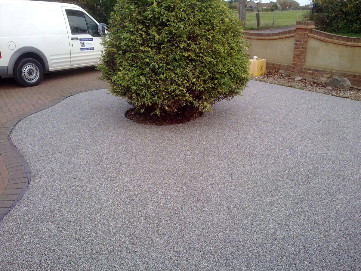 ResignDesign's tweet image. Earn £75 for recommending a friend and they have a driveway from the RDD team! #exteriordesign #Essex  #driveways