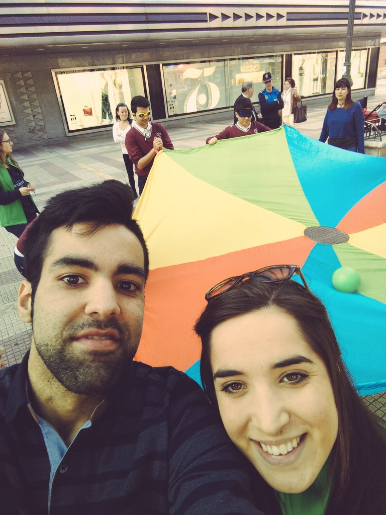 VictorNu92's tweet photo. #PonteEnMisZapatos @Aspaym_CyL  en el @elcorteingles @Entreculturas https://t.co/h6FDmDctWH