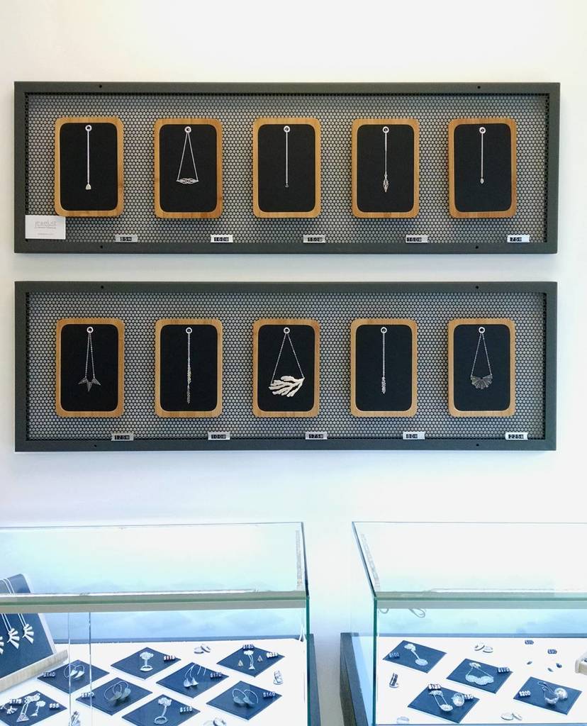 Hanging out at @precizio_jewellery_studio in Thorold, today! Here's mine and <a href="/jewelust/">Jewelust.com</a> 's … ift.tt/1T2y5HK