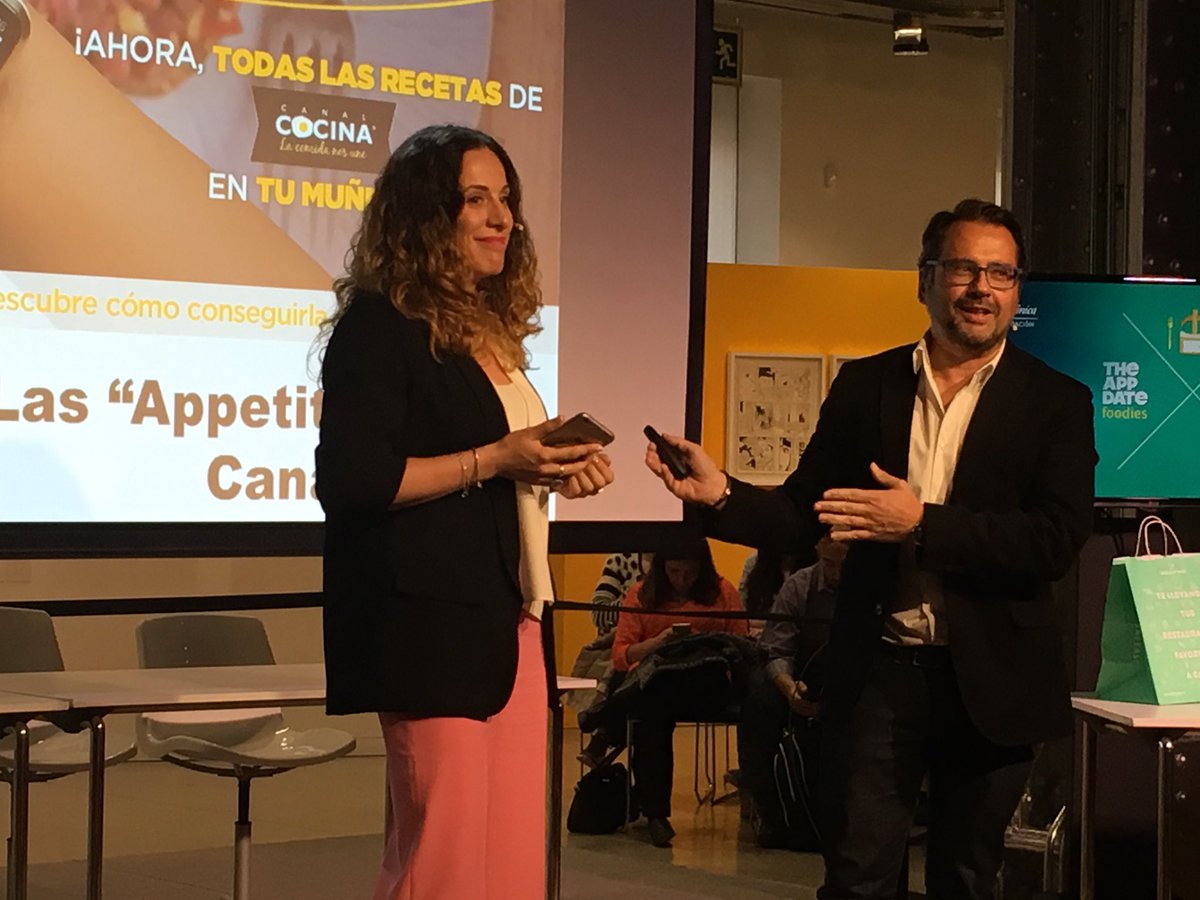 agathaa_md's tweet photo. @CanalCocina @AlmuGuisado @PhilGonzalez en el escenario de @EspacioFTef #TheAppDate https://t.co/11Z2WfqAe1