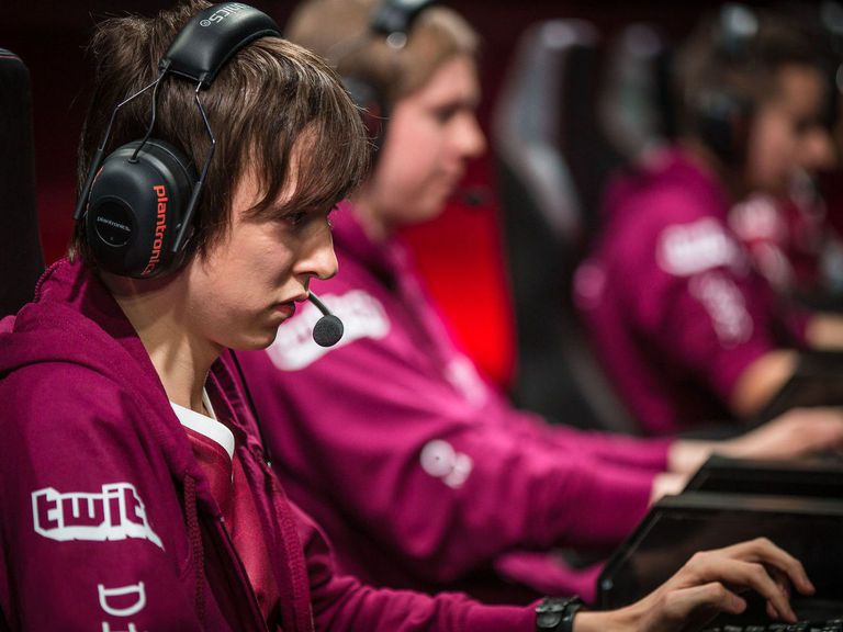 RoHTeaM's tweet image. Diamondprox no regresará a Unicorns of Love rohteam.net/diamondprox-no…