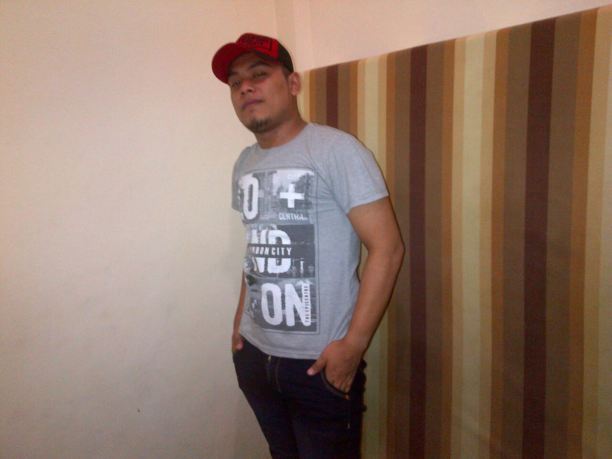 EdoAji5's tweet photo. yg minat pijat pull body.hub wa 085891384576 BB 5E19276A almt jln rawajati barat2 blakang aprtmen kalibata city jkt https://t.co/CkNHHjlIP4