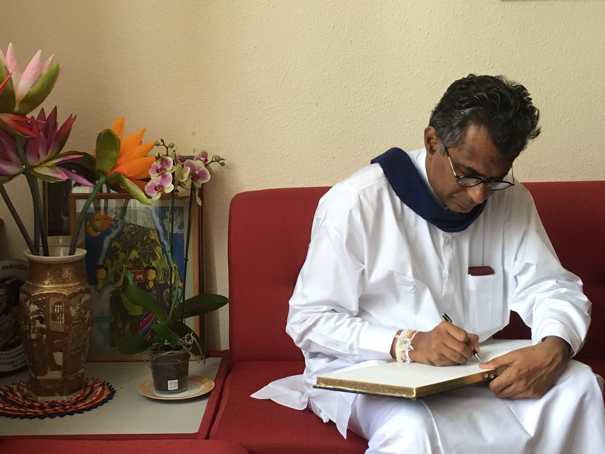 amalab's tweet photo. Patali Champika Ranawaka,#SriLanka's #Megapolis &#WesternDevelopment Minister pays respects at #LondonBuddhistVihara https://t.co/OkMdRJj1EZ