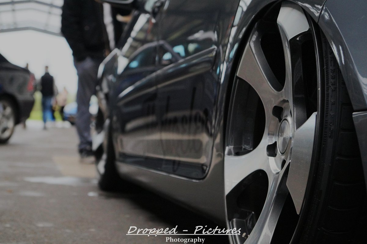 DroppedPictures's tweet photo. #rad48 #airride #static #lowitdown
#Volkswagen #mk5 https://t.co/Xk0B36MRwH