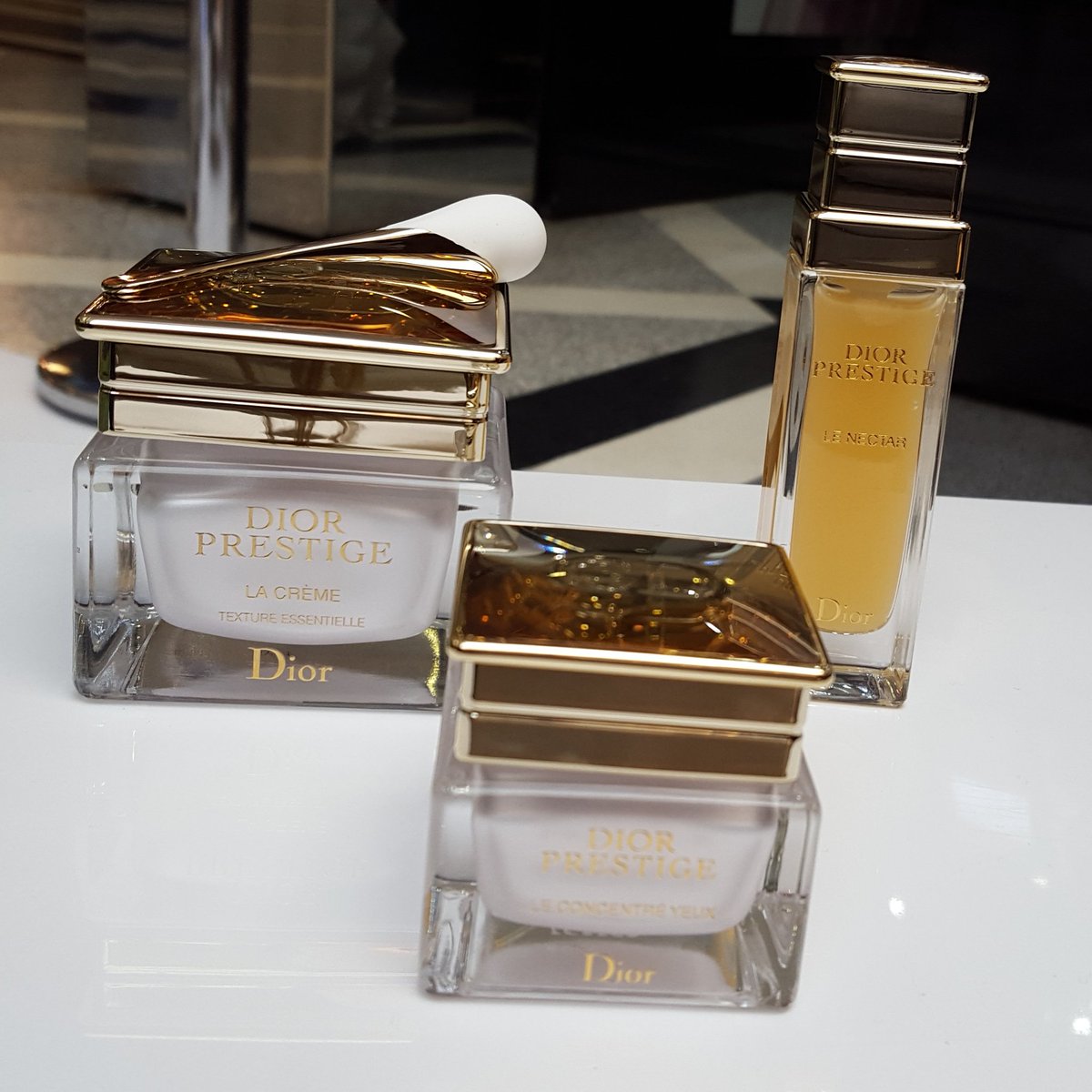 gegeneumann's tweet image. Conociendo la nueva linea de tratamiento de @dior #PRESTIGE 
Me hicieron un servicio de cabina en #Rouge #Alcorta