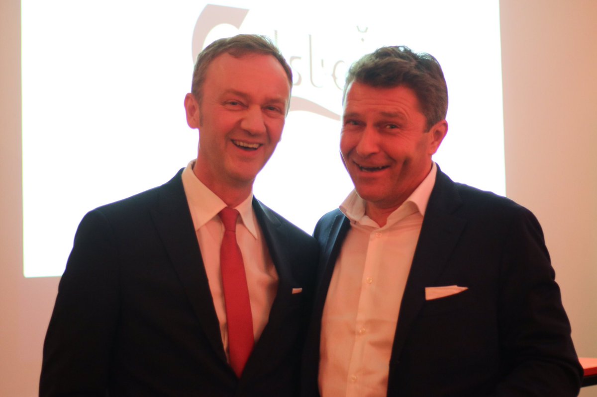 Resto_Pass's tweet photo. Les 2 associés à l'origine du nouveau concept le présentent à nos invités. https://t.co/zu1Hcg8GsM