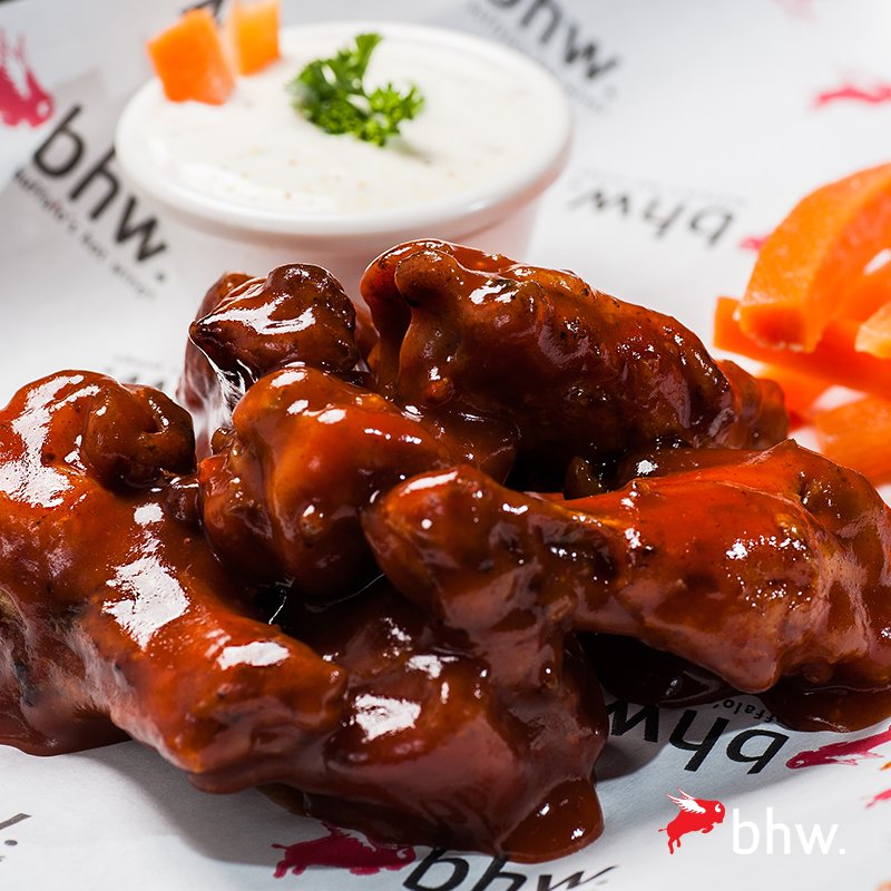 BuffalosHW's tweet photo. La decisión más difícil de tu martes será saber que salsa le pondrás a tu taster de alitas #Martes2x1 https://t.co/tEI87Sl2yC