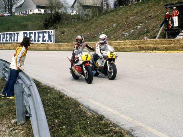 #12DaysUntilQatar (5+7) Marco "Lucky" Lucchinelli &amp; Barry <a href="/SheeneMovie/">Sheene Movie</a>, and Graziano Rossi behind the barrier at the Salzburgring. #500cc 1981 Austrian GP