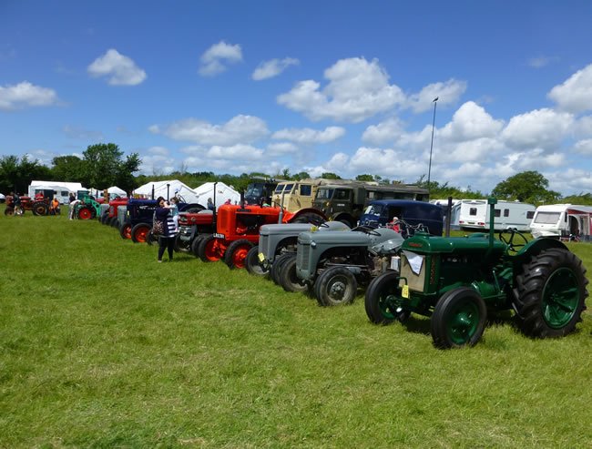 2nd Annual Lechlade Vintage Rally 4th &amp; 5th June aboutglos.co.uk/2nd-annual-lec… #winchcombehour #wiltshirehour #monhour