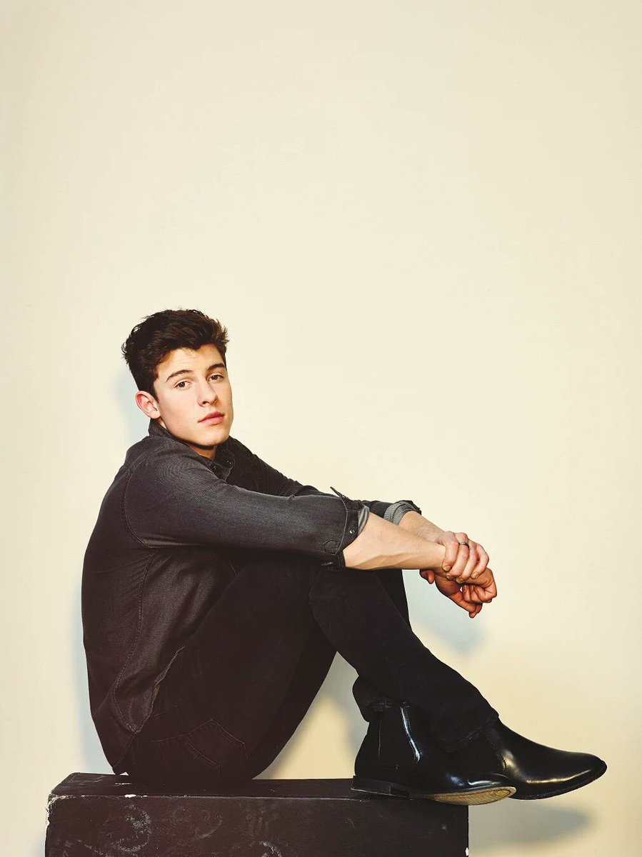 mariaxD9's tweet photo. Me raparía el pelo 🙈 
Por favor necesito ese m&amp;g necesito abrazarle 😍😍😍🙏🙏🙏🙏 @LaRockEntertain  #ShawnEnEspaña https://t.co/YQaaj9YWc8