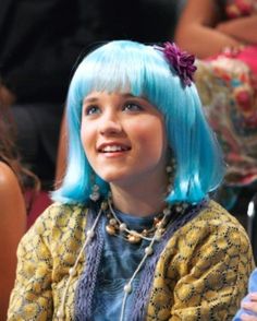 tvstarterspacks's tweet photo. hannah montana starter pack https://t.co/oZdxCn29Nd