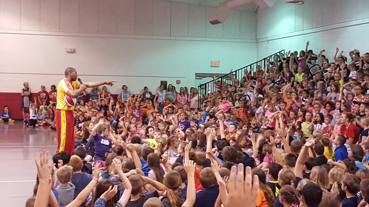 kevinconway69's tweet photo. LWJE #HarlemWizard assembly today! #funtimes https://t.co/FVhoFNVSkx