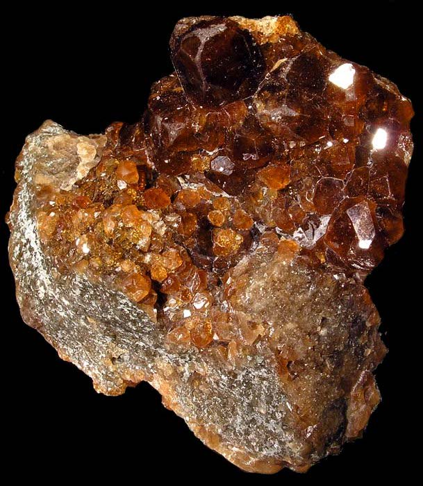Studio22k's tweet photo. Hessonite- reddish-brown variety of grossular, popular name, "cinnamon stone." (Info via @smithsonian ) https://t.co/PxGnC3O7E8