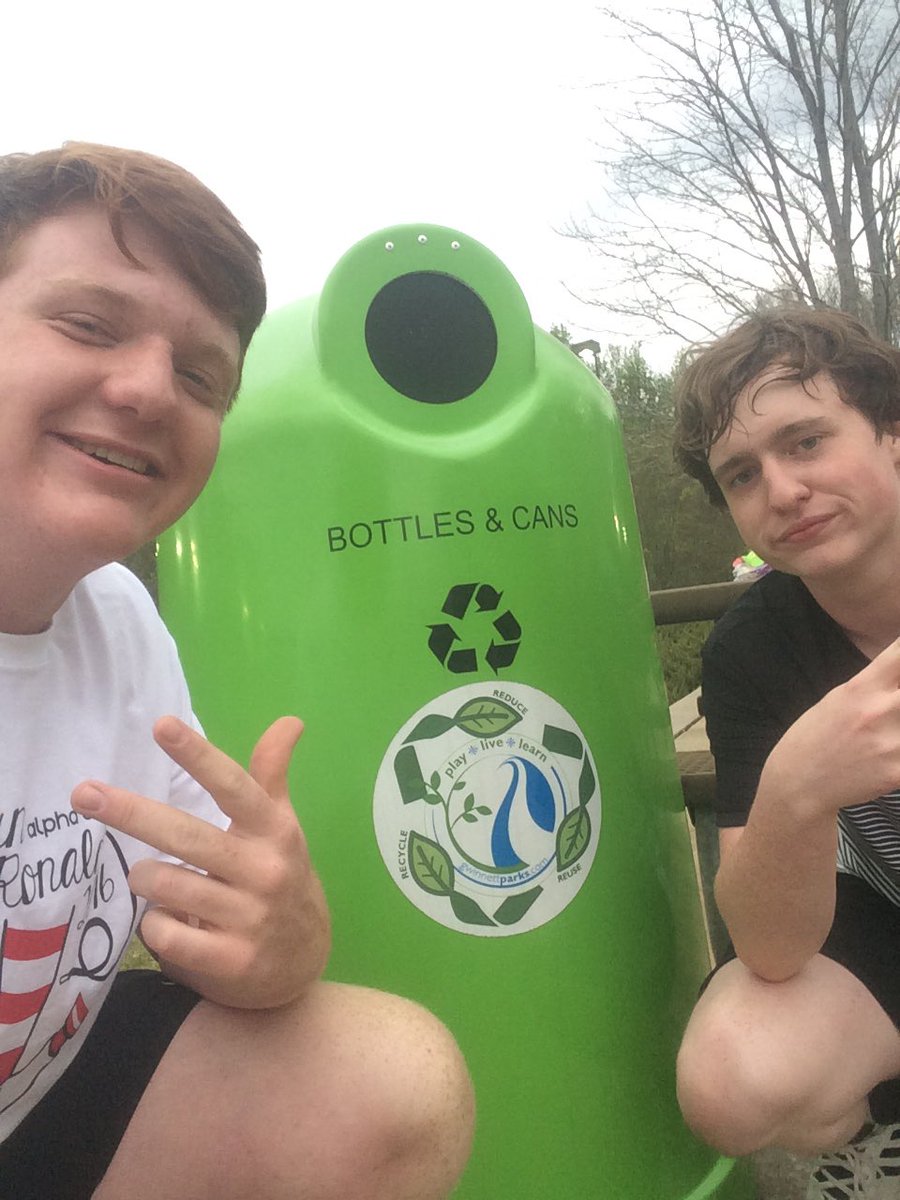 samandbryce's tweet image. Sam and Bryce love not only MOCO, but also the Earth #SBforSB