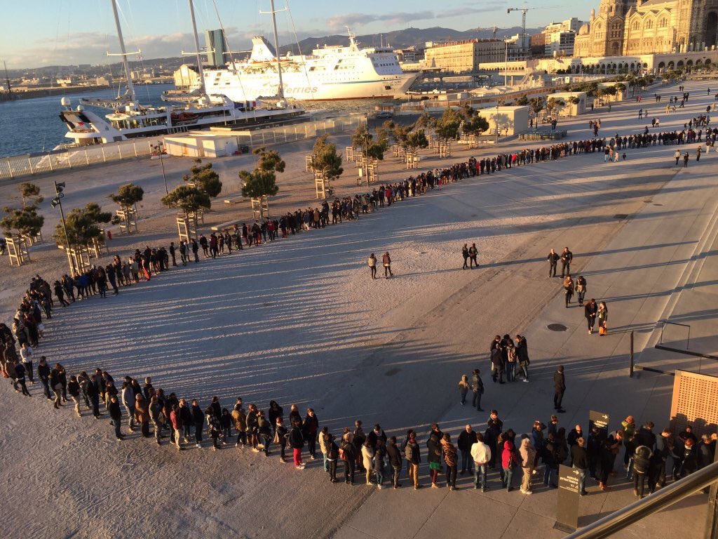 2h d'attente pour l'exposition #Picasso un génie sur un piédestal au <a href="/Mucem/">Mucem</a> ! Marseille c'est aussi ça ;) 👌🏼 #musée