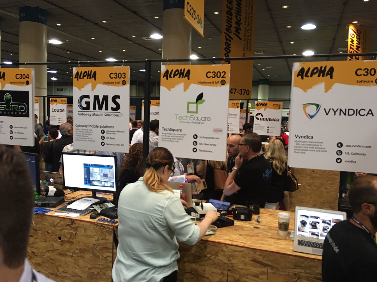 TechSquare_'s tweet photo. @CollisionHQ making some good connections. https://t.co/EkjAXFad6p