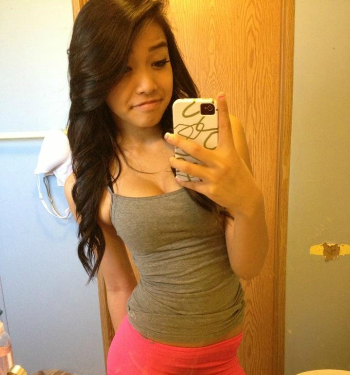Asian jailbait. Азиатка домашнее селфи. Julyjaibait. Asian jaìlbait