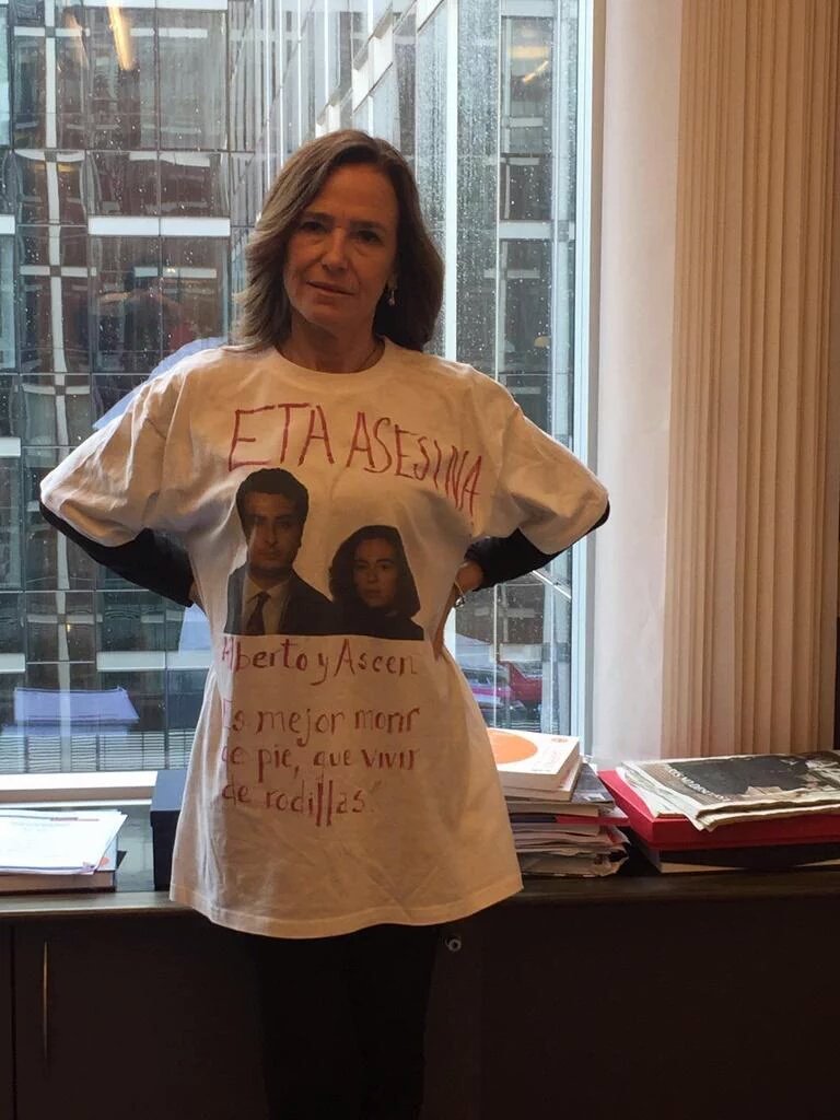 zoidoJI's tweet photo. El homenaje de Teresa Jiménez Becerril a Alberto y Ascen es toda una lección para los que amparan a los terroristas. https://t.co/2GEP4EYWWf