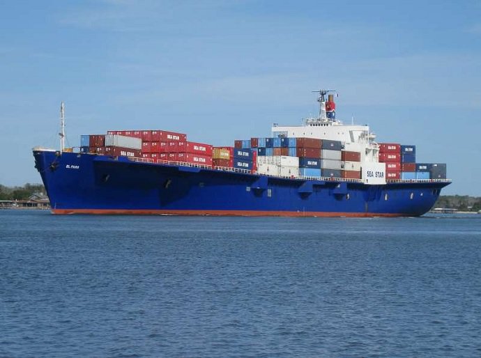 #BREAKING Federal investigators say they've found missing data recorder of sunken cargo ship #ElFaro. https://t.co/tsoTOyoVl2