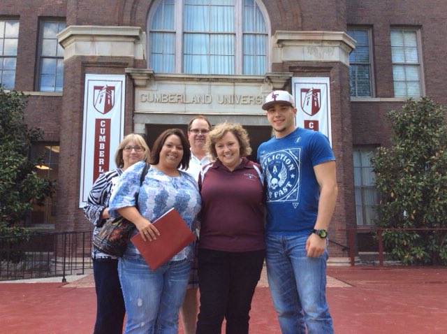 CU_Admissions's tweet image. @CumberlandU Admissiosn Rep #AndreaDavis with the Frazier Family! #FirstPhoenix #ClassOf2020 #GetRegistered
