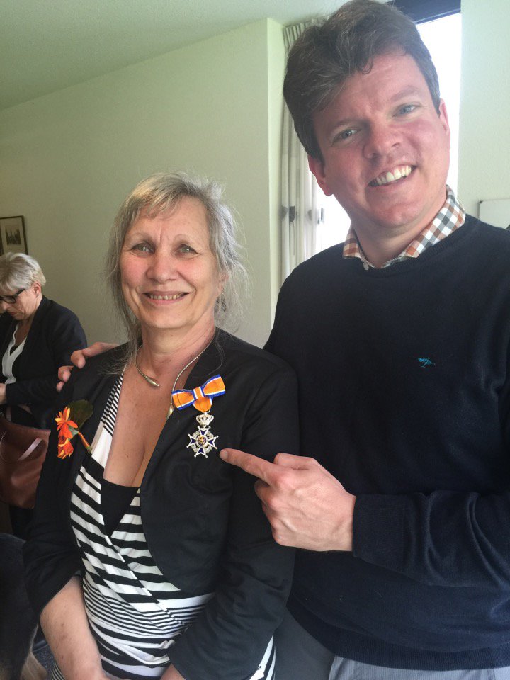 SWODB's tweet photo. Charlotte vd Molengraft (tevens SWODB raadslid) heeft lintje gekregen in Orde v Oranje-Nassau ivm inzet doofblinden! https://t.co/PoGJaMFGn9
