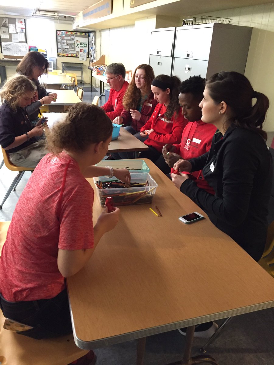 DrewSikkink's tweet photo. Sharpening pencils to gear up for the after school program at CFUM! #DutchServe https://t.co/TrVTVjuzpH