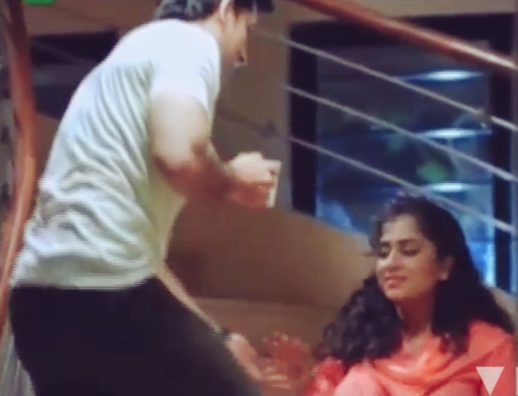 Ayesha_ZaYain's tweet photo. Love how they always talk abt their probs &amp; console eachother😘❤️
Gheli &amp; Jhalla lol😜😂
 
#TeriMeriJodi https://t.co/7XROlRhjhQ