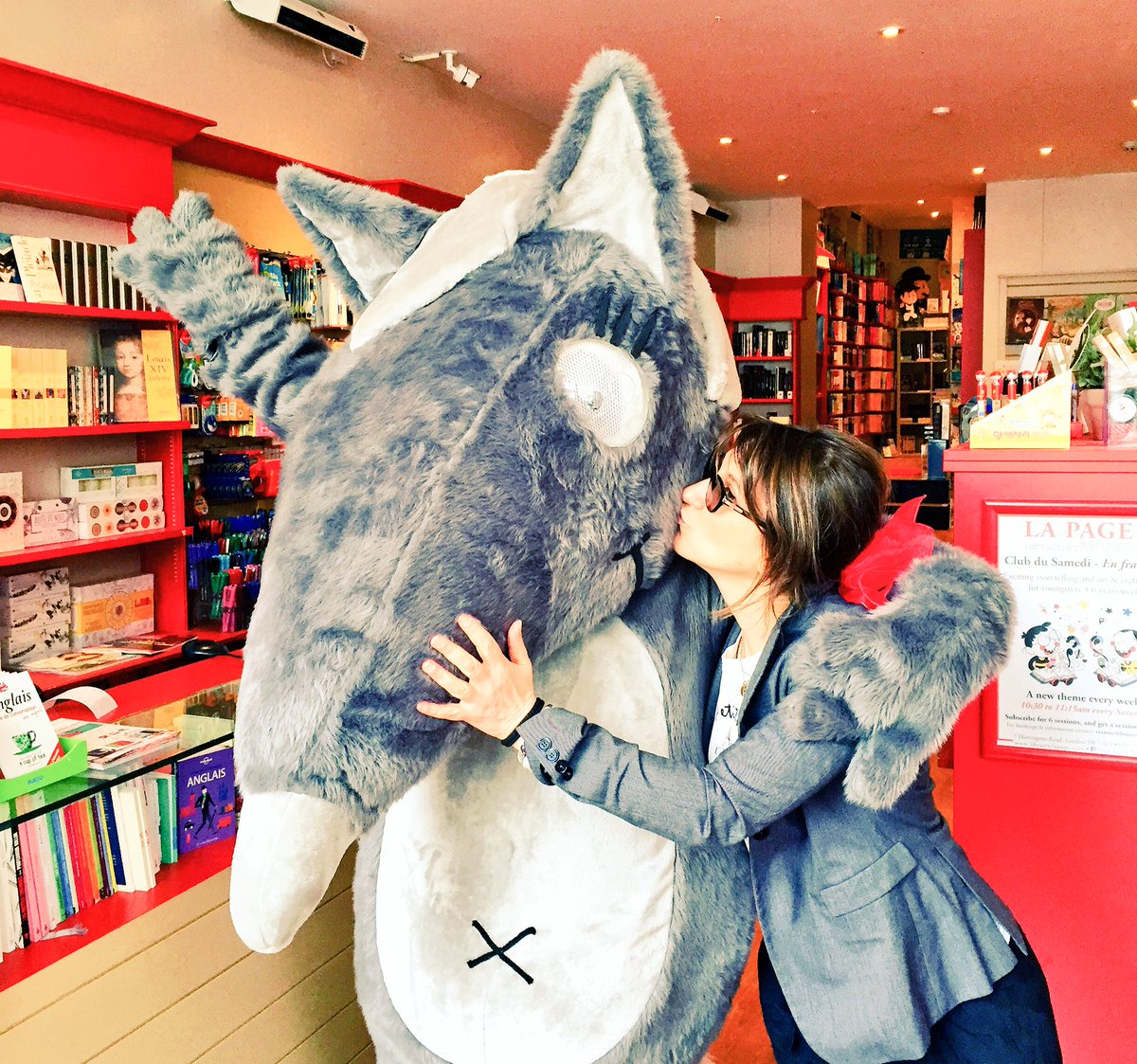ClubPierrot's tweet photo. The adorable 'Loup' from #AuzouEditions🎈Storytelling workshop for schools at #LibrairieLaPage Merci @geoffreyauzou https://t.co/q6exIzyFCp