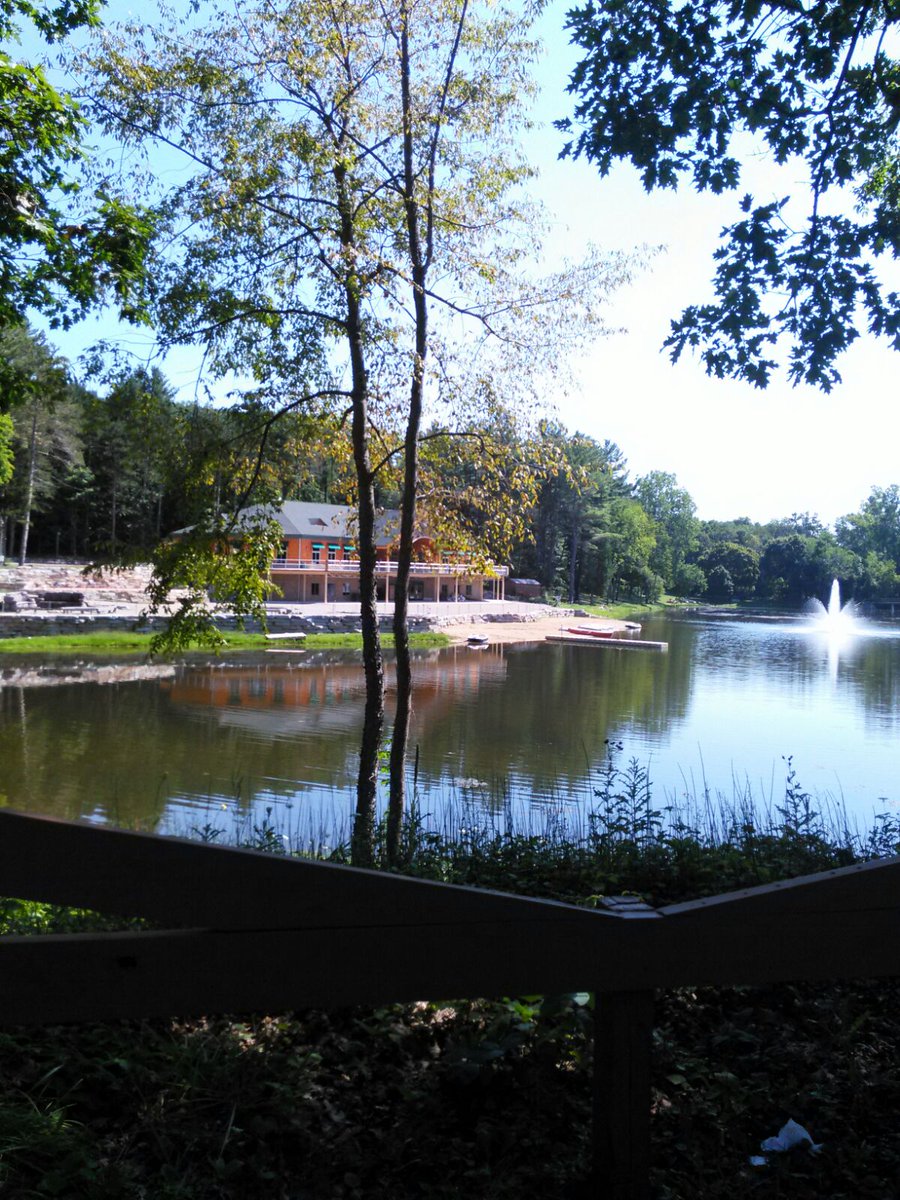 Awaited_Hope's tweet image. Just finished registering for another year at camp Taha yaaaaaay 😊 #expandingmyknowledge  🌞⛅🌲