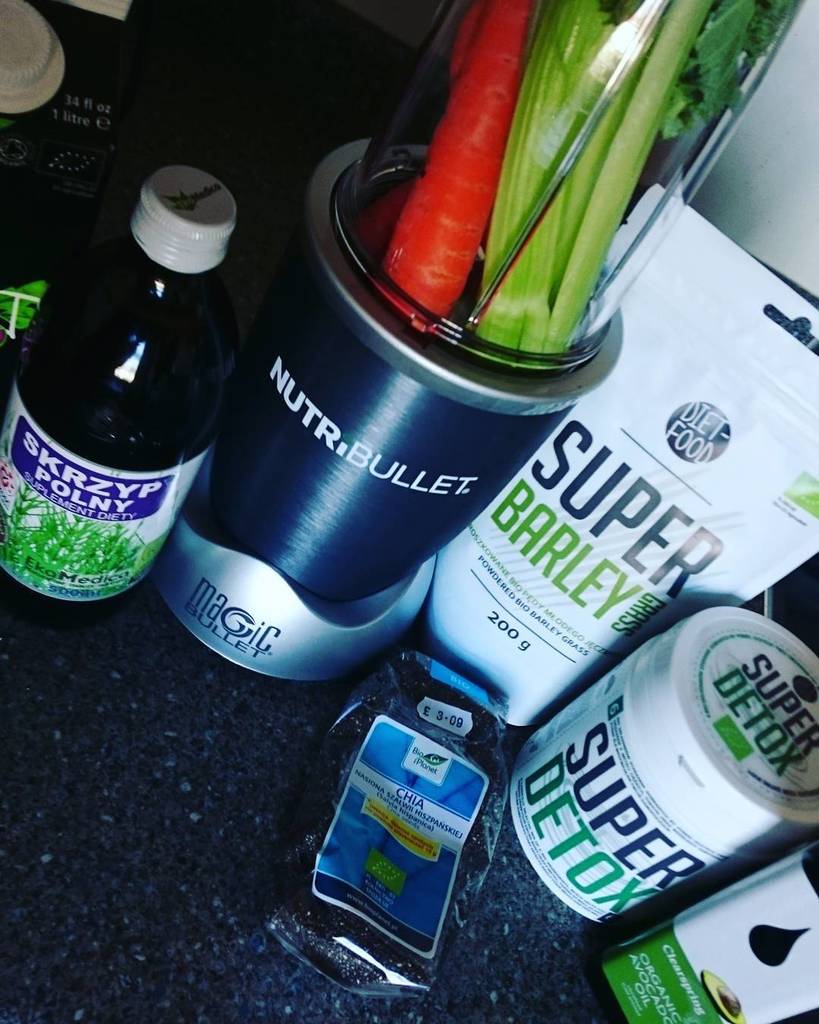 NUTRiBULLETFans's tweet image. #selernaciowy #marchew #skrzyppolny #jarmuż #nasionachia #olej #avokado #celery #carrots #kale #chiaseeds #dietfood…