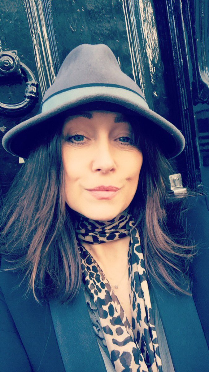 debbiclark1's tweet photo. @PoppyVanPraagh @skinnyprosecco on my way now @RIBA https://t.co/3ntEy0I6vQ