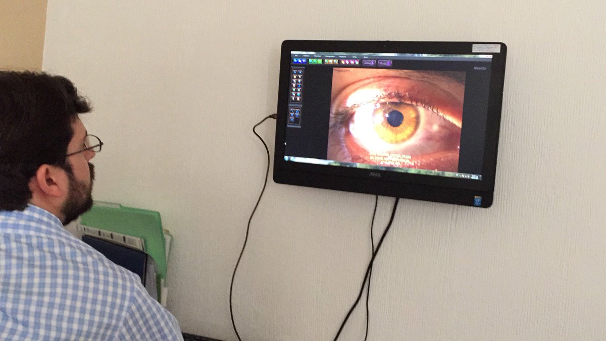 Bacusha's tweet photo. Oftalmólogo high tech, muy recomendado. (@ Dr Enrique Robles Gil - Cons. 413 in DF) https://t.co/fJsecoNvSR https://t.co/vdTEEgf7yk