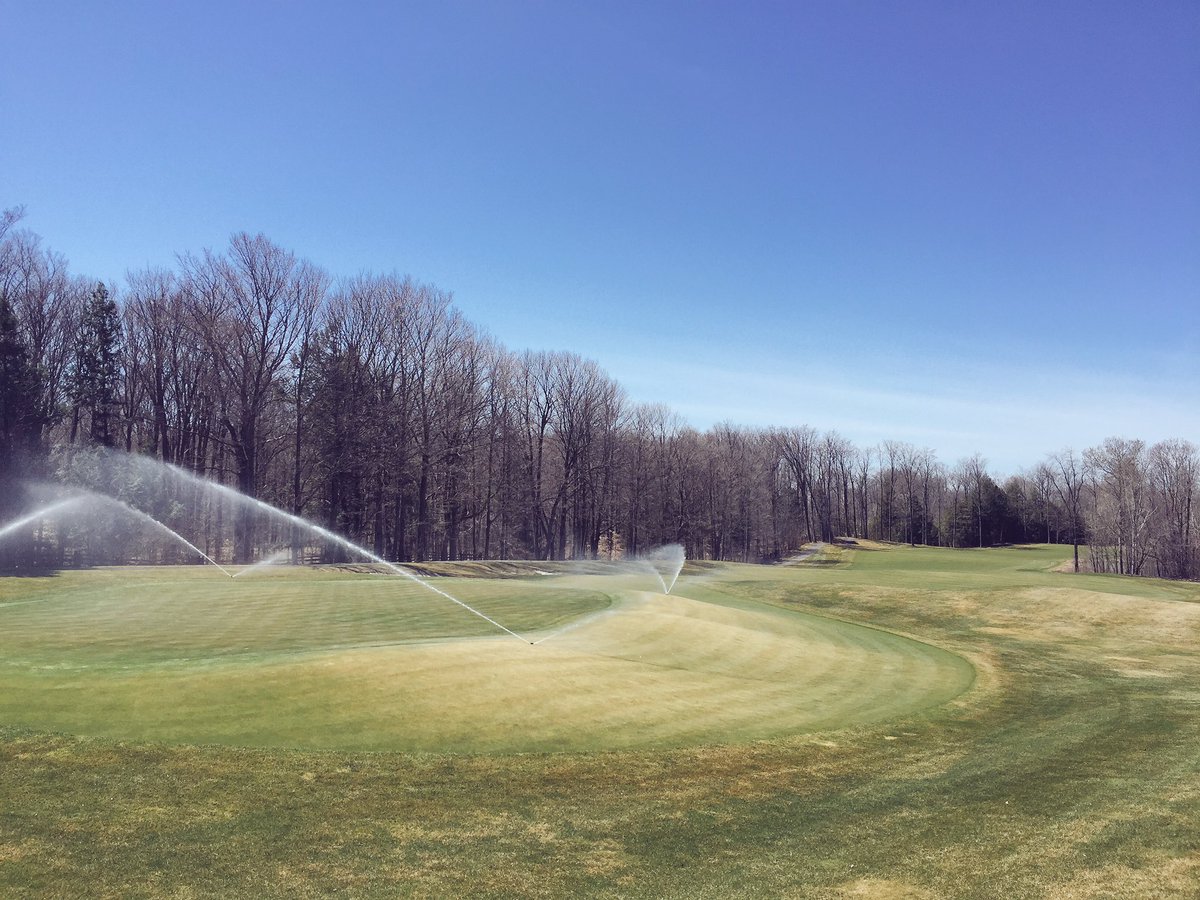 granitegcgreens's tweet image. Is this the sign of a hot dry summer? 4 more sleeps! #CountdownToOpening #spring #GGC2016