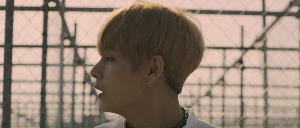 bubii's tweet photo. Kim taehyung ........young forever https://t.co/P3OaRAbPtv