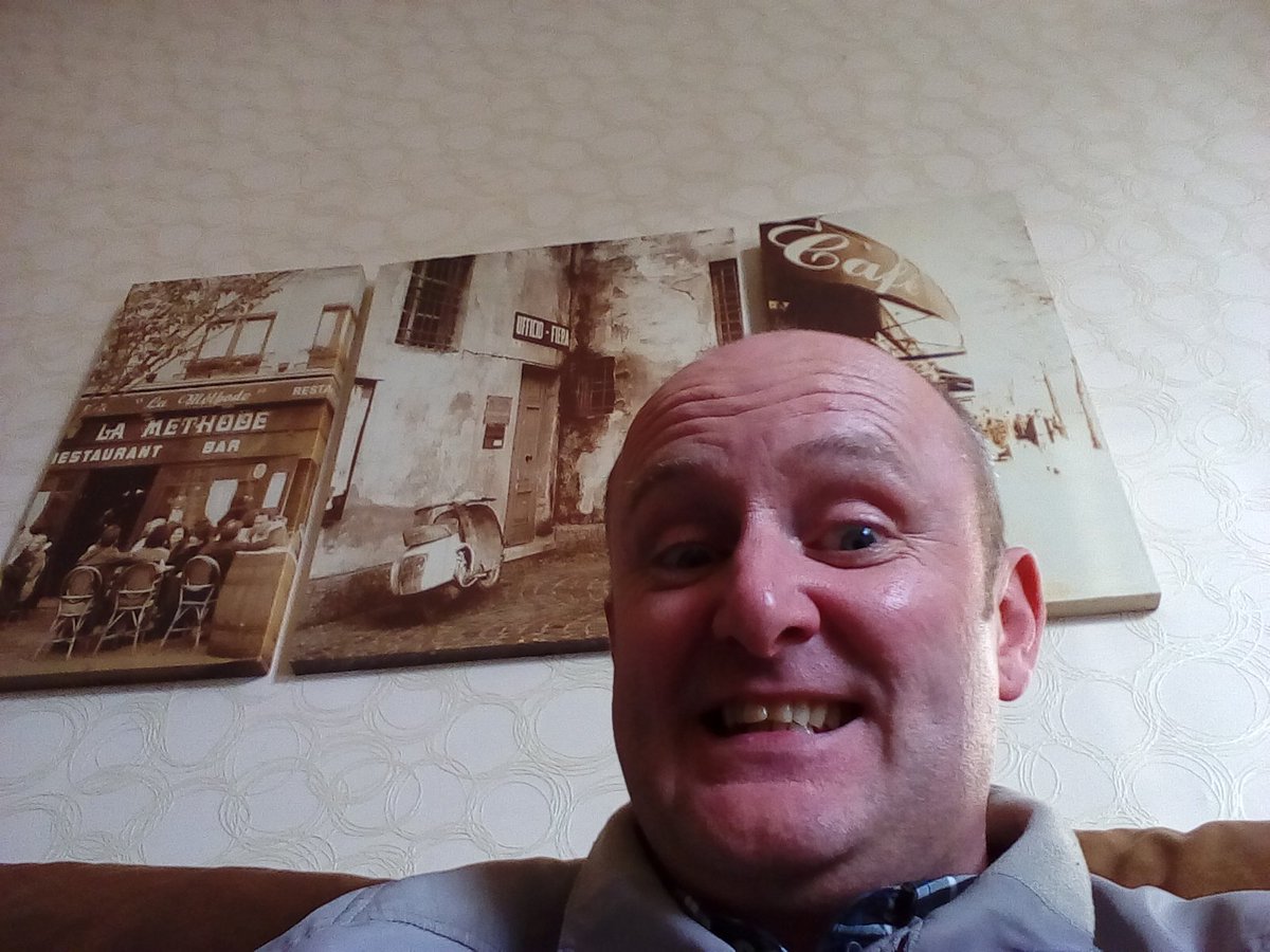 waynepaulward's tweet image. Got my Ubuntu m10 tablet #ubuntutablet