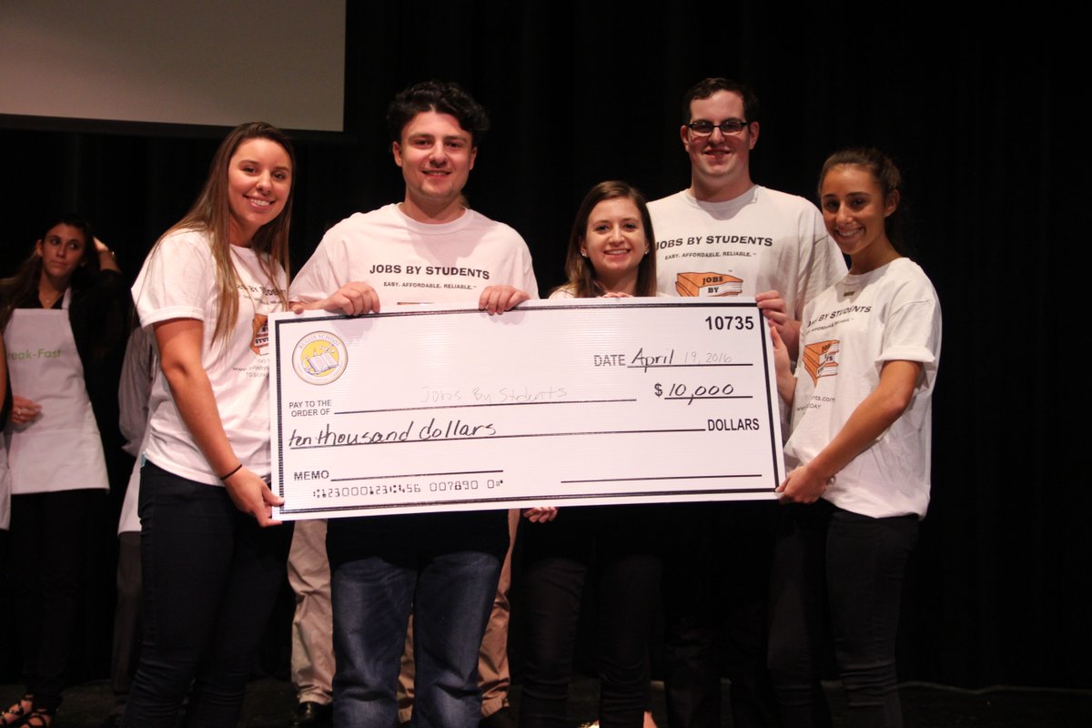 BullisSchool's tweet photo. Winning Shark Tank team @Jobsbystudents https://t.co/jUk8pY2D31