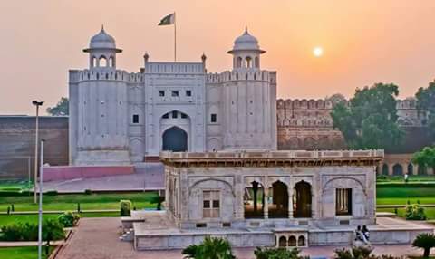 #LahoreFort #ShahiQila A masterpiece frm #MughalEra in #Lahore #Punjab #beautifulPakistan #UNESCO #WorldHeritagesite