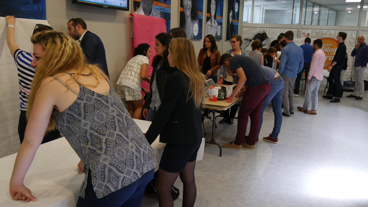 MBS_edu's tweet photo. Final #MarkUp Quel projet l'emportera ? Préparation de jolis stands pour l'accueil des jurys #Eminence @lisalaposte https://t.co/zzRH1xaOvX