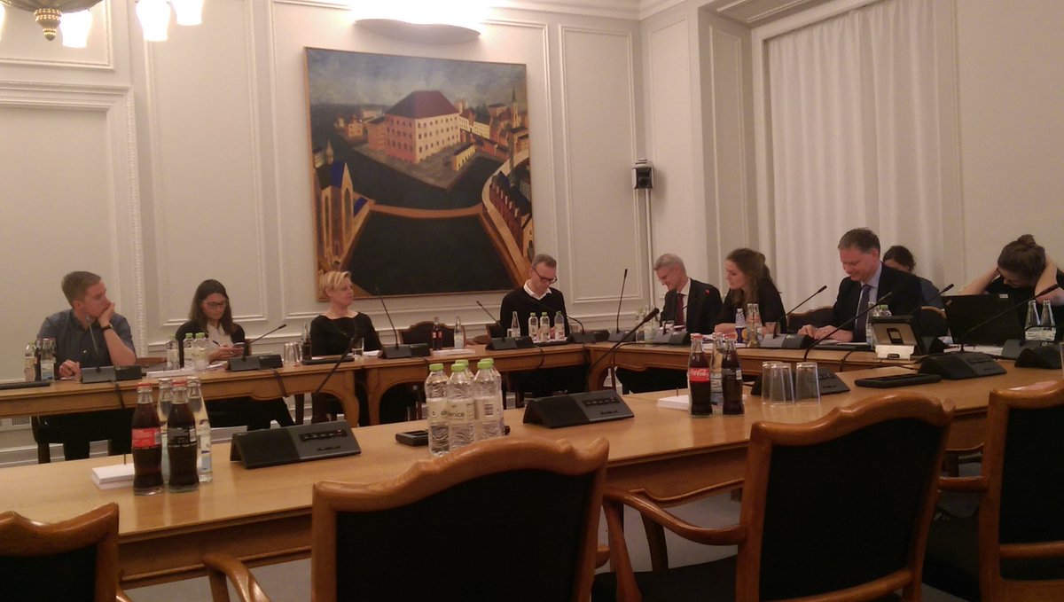 SorenSandKirk's tweet photo. Samråd om uv. af flygtningebørn - det er ikke i strid med grundloven at udelukke børn fra folkeskolen" #glidebane https://t.co/6EWngOPi8j