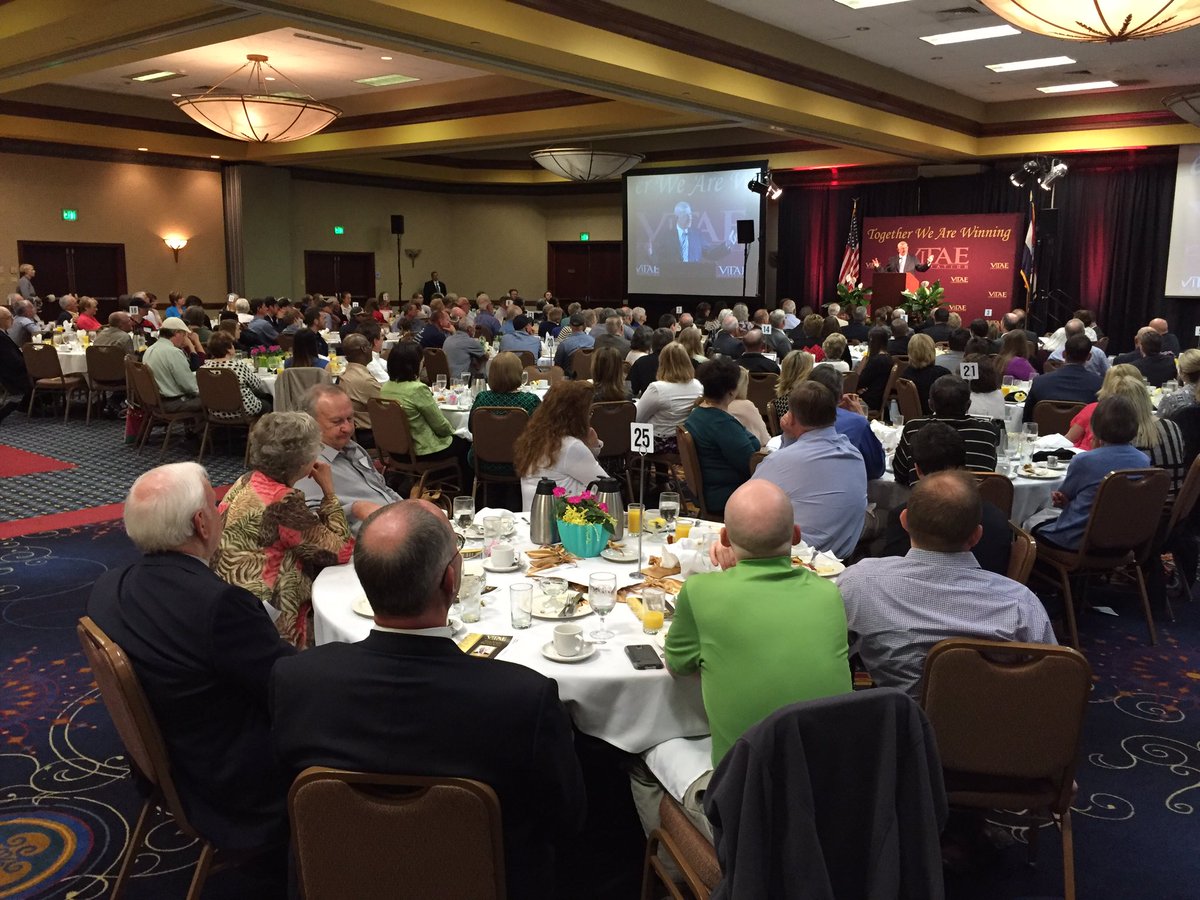 ntjuliesmith's tweet photo. Good crowd at Vitae breakfast in Capitol Plaza #vitaejc https://t.co/WcNJskqGxA