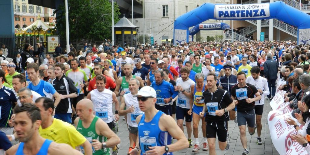PortoAnticoGe's tweet photo. Scaldate i muscoli perché domenica 24 aprile torna la Mezza Maratona di #Genova > https://t.co/Y8LIlb5bRi | #running https://t.co/8TsHfWyccl