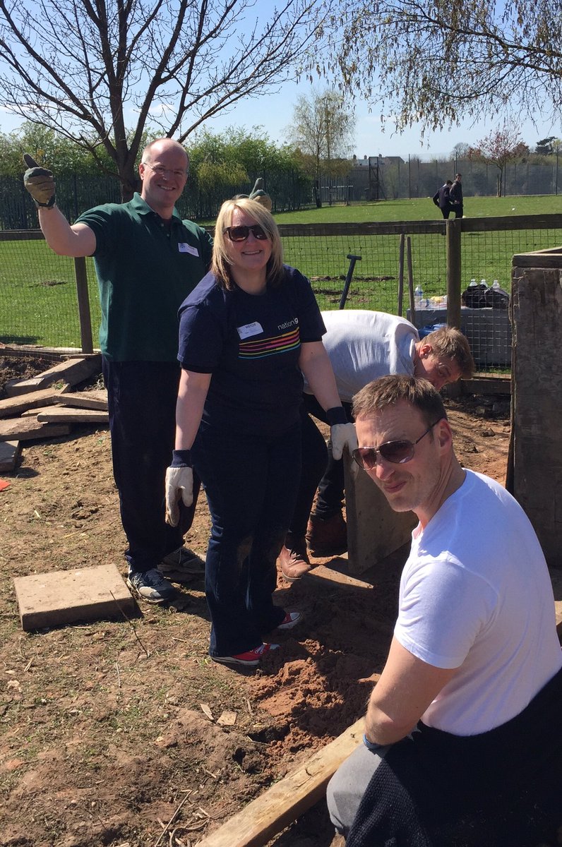Suly333's tweet photo. The Corporate IS team from @nationalgriduk volunteering at @CardinalWiseman School. #GridVolunteers @EVmatters https://t.co/SKYymbp80G